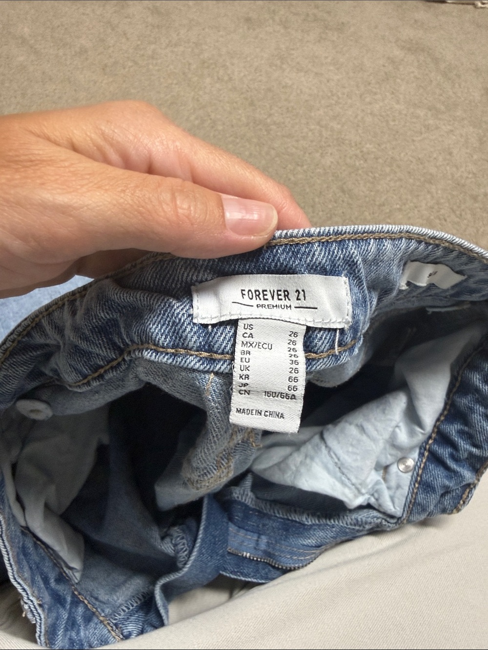 Forever 21 Light Blue Denim Boyfriend Jeans with Dark Blue Star Patches - Picture 2 of 2